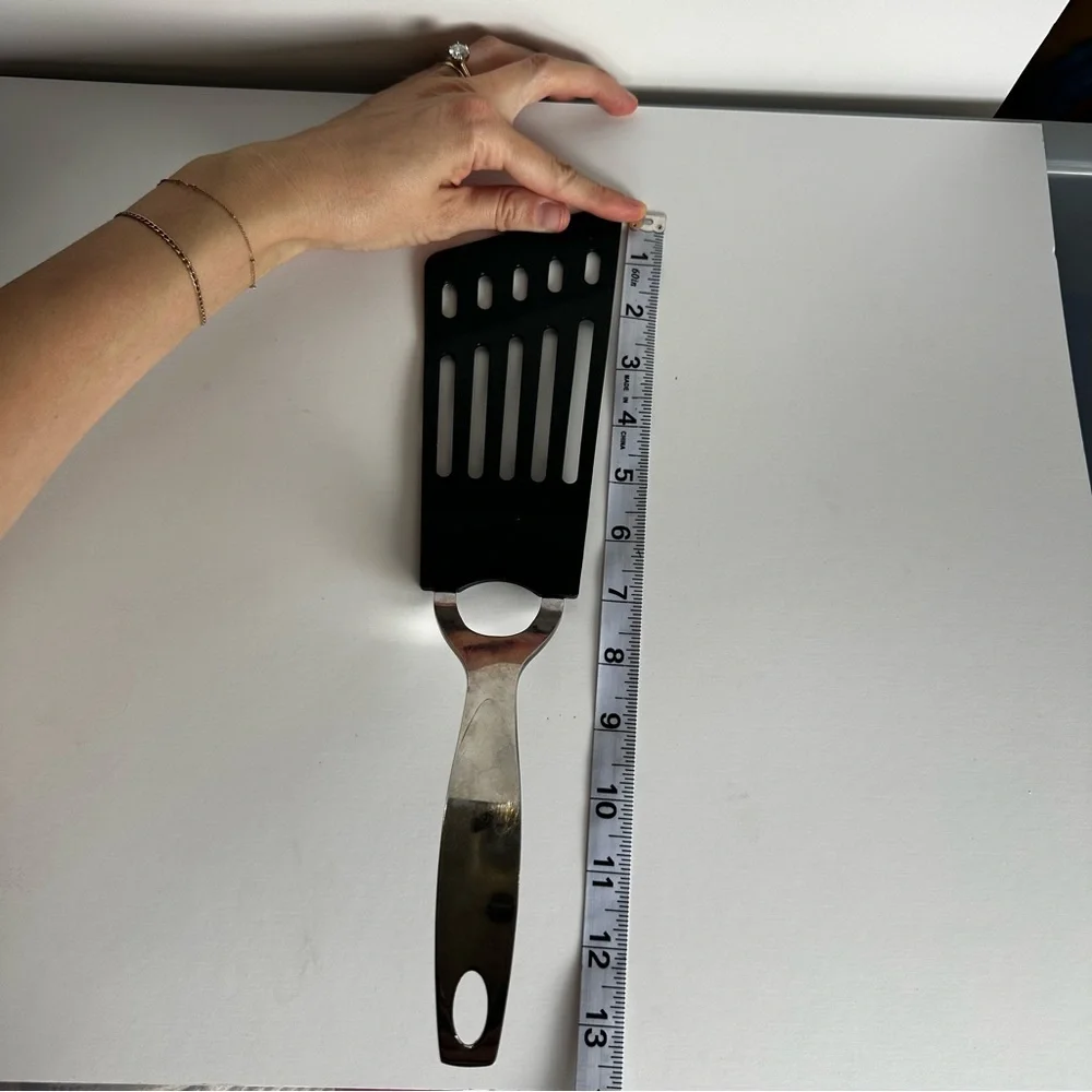 Vintage Oneida Stainless Steel‎ Slotted Turner Spatula – Black Nylon Head 13”